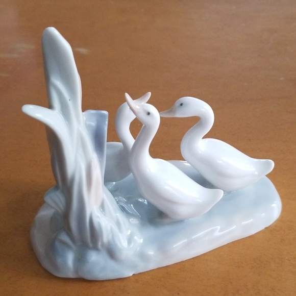 NAO by Lladro Porcelain Ducks Statue - Picture 4 of 7